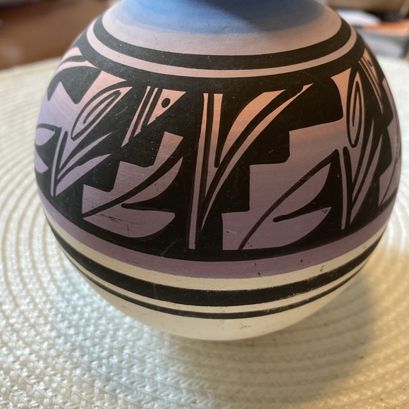 Mesa Verde Pottery Vase Signed. Native American Art. Vintage - Picture 5 of 6